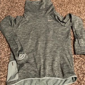 Nike size medium sphere turtleneck. Warm. EUC